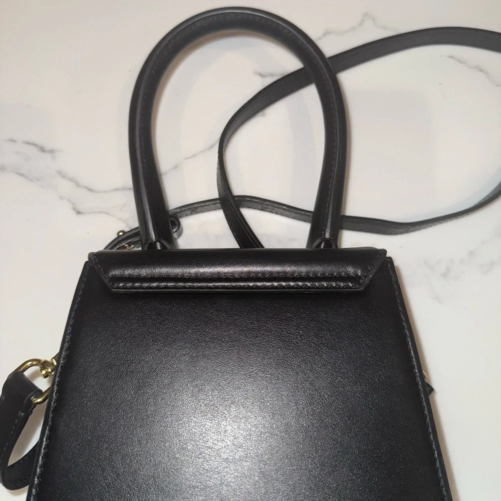 Jacquemus The Medium Chiquito bag - Picture 10 of 16